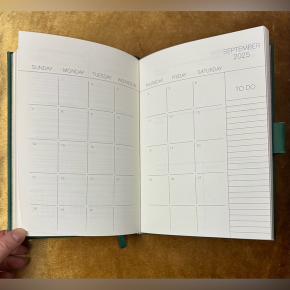 2025 Weekly Planner in Green with Gold Detail - Brand New - Picture 5 of 7